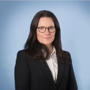Louise MacLynn KC